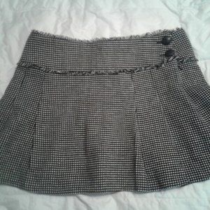 Sharagano mini skirt sz med